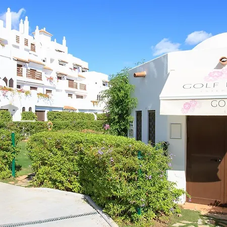 Golf Hills * Εστεπόνα
